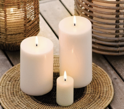Uyuni Lighting - LED küünal, Melted Smooth Pillar H15 cm, Nordic White - Image 2